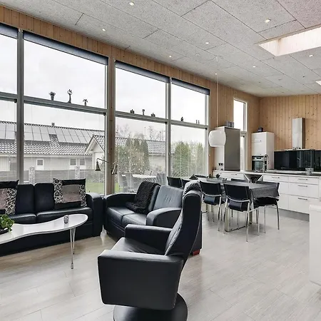 Feriehus Two-bedroom Holiday In