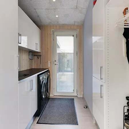 Two-bedroom Holiday In Feriehus Frorup