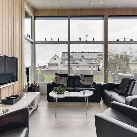 Feriehus Two-bedroom Holiday In Frorup