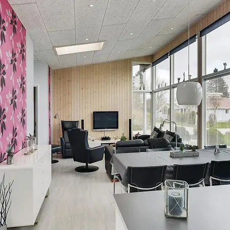 Feriehus Two-bedroom Holiday In