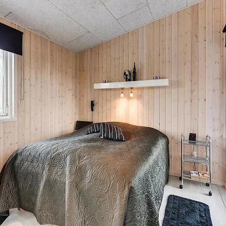 Tatil Evi Two-bedroom Holiday In Frorup